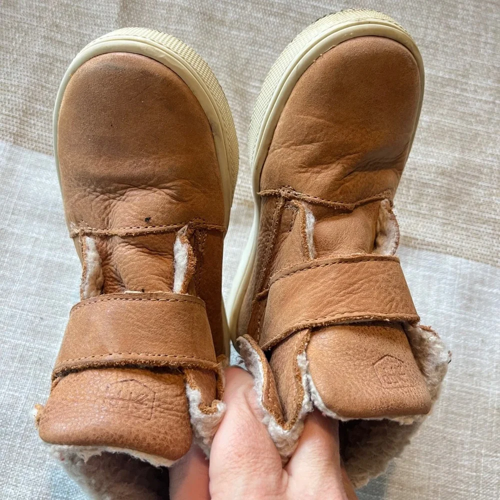 Freshly Picked Kids Tan Leather Shearling Lined Sneakers Size 9 US Toddler